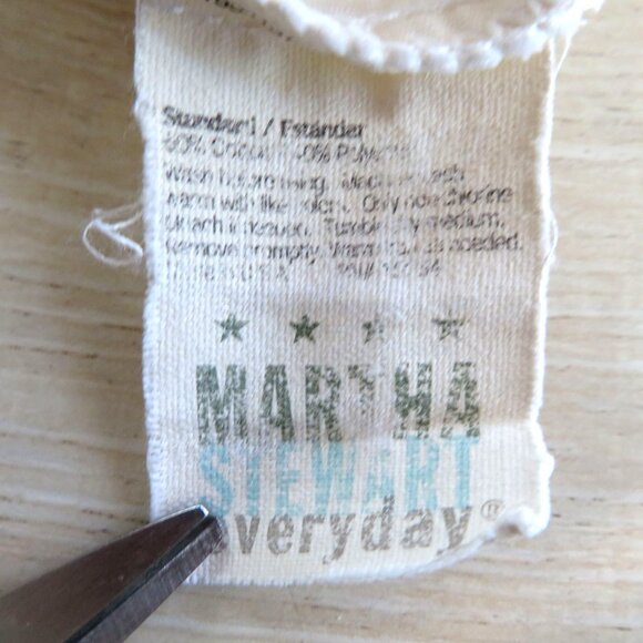 Vintage Martha Stewart Everyday Standard Pillowcase Eyelet Lace Scalloped Beige - Picture 9 of 12